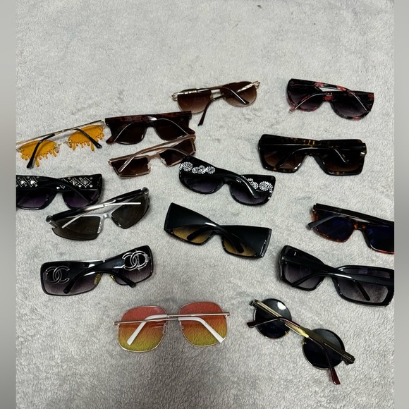 Giant Bundle of Sunglasses - Picture 7 of 11